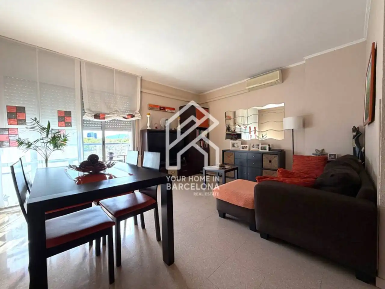 Living room of Flat for sale in Badalona  with Air Conditioner, Heating and Parquet flooring