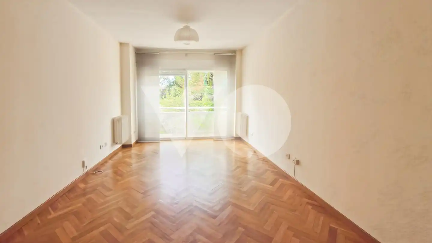 Sala de estar de Piso en venta en  Madrid Capital con Calefacción, Trastero y Piscina