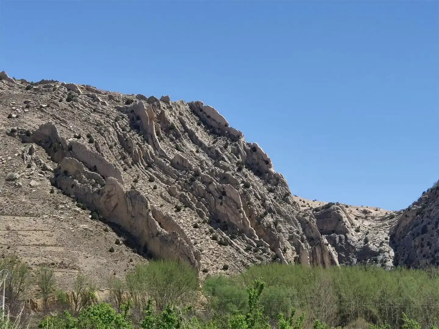 Vista exterior de Piso en venta en Aliaga con Parquet, Amueblado y Balcón
