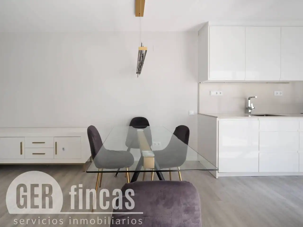 Flat for rent in Calle Josep Llimona, Poble Nou