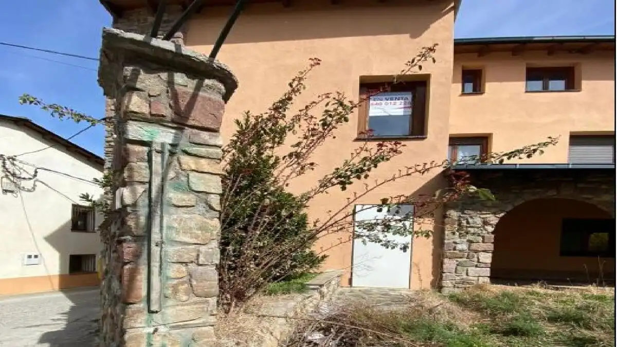 Vista exterior de Edificio en venta en Ribera d'Urgellet