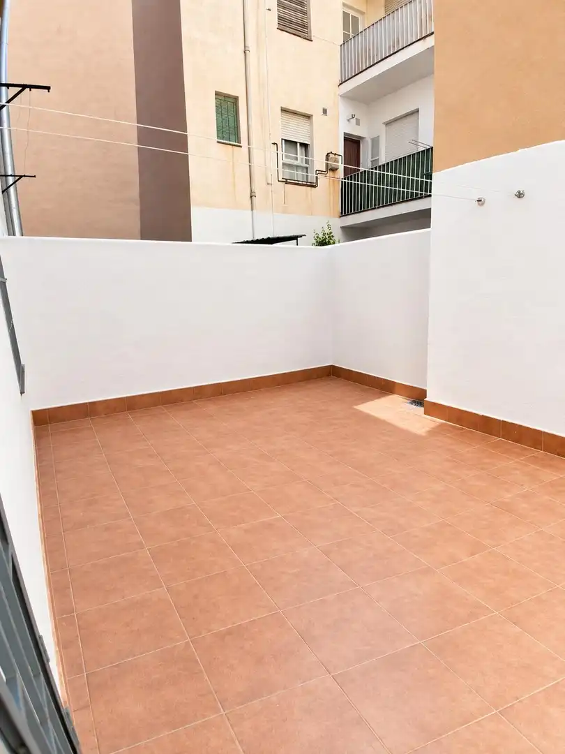 Piso en venta en Calle JUAN SEBASTIAN ELCANO, Feria