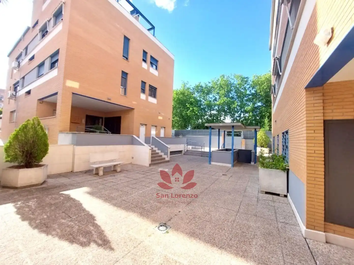 Vista exterior de Piso en venta en Madrid con Aire acondicionado y Trastero