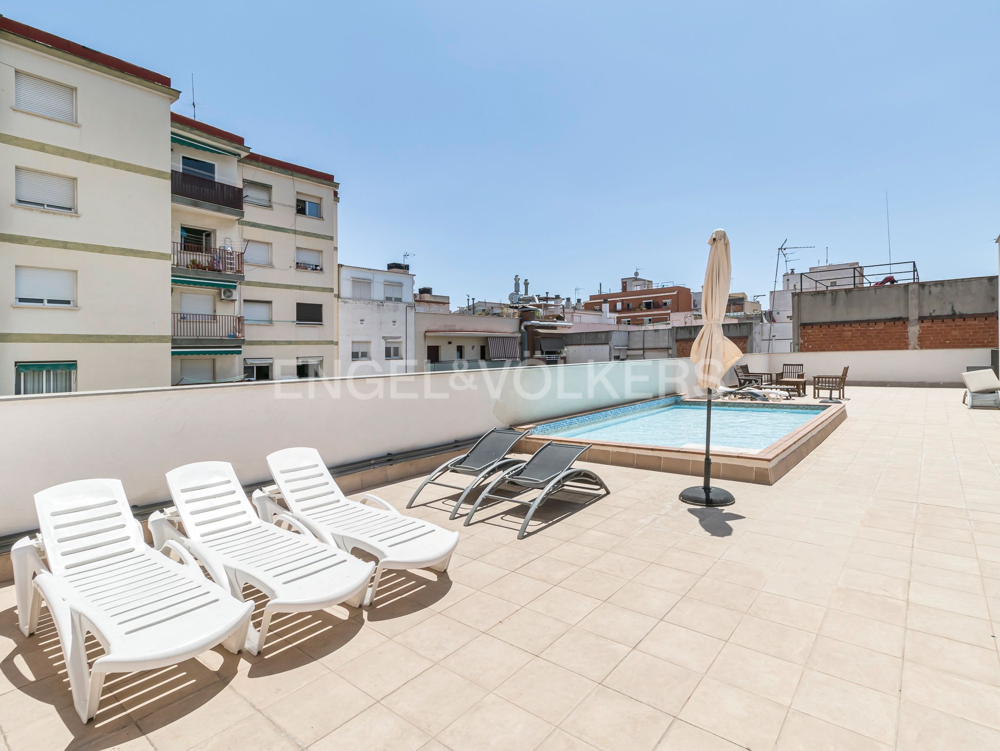Swimming pool of Apartment for sale in  Barcelona Capital  with Air Conditioner, Heating and Parquet flooring