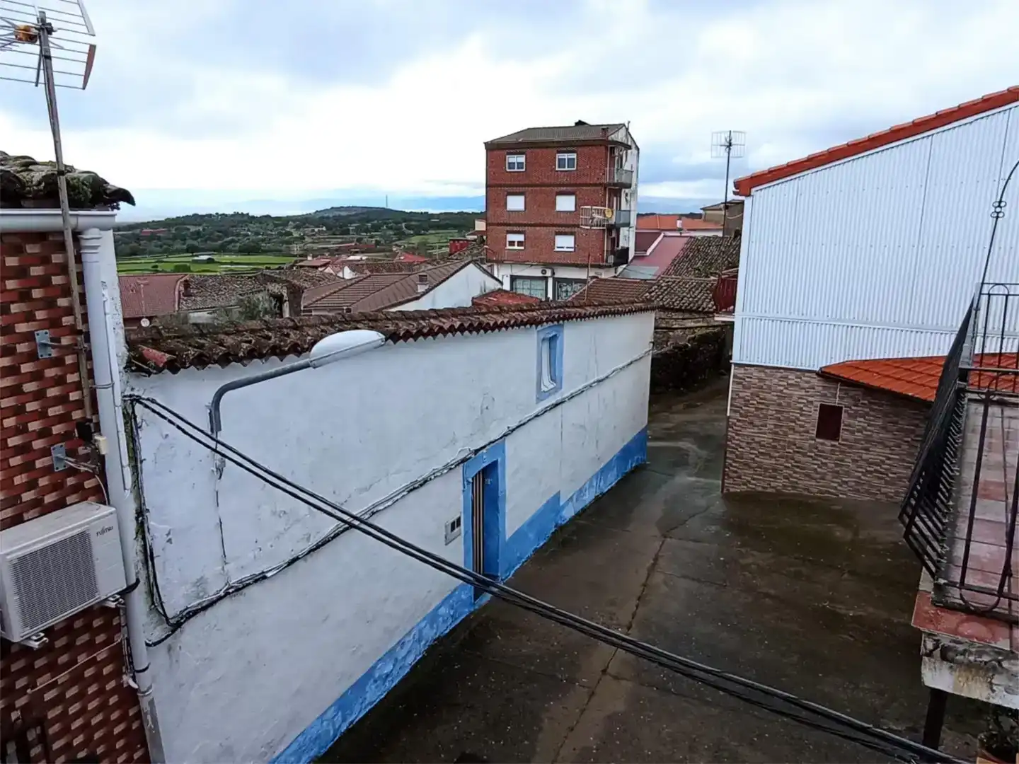Vista exterior de Pis en venda en Villar de Plasencia amb Aire condicionat i Balcó