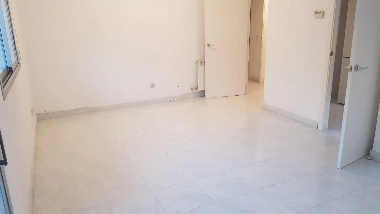 Piso en venta en Girona con Calefacción, Terraza y Horno
