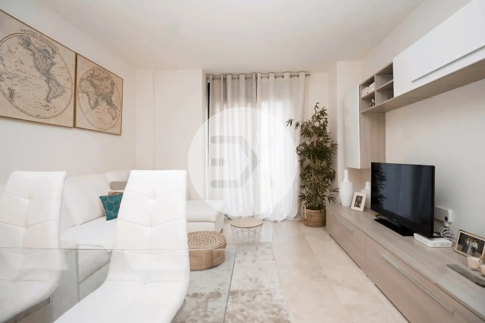 Living room of Flat for sale in Castelldefels  with Air Conditioner, Heating and Oven