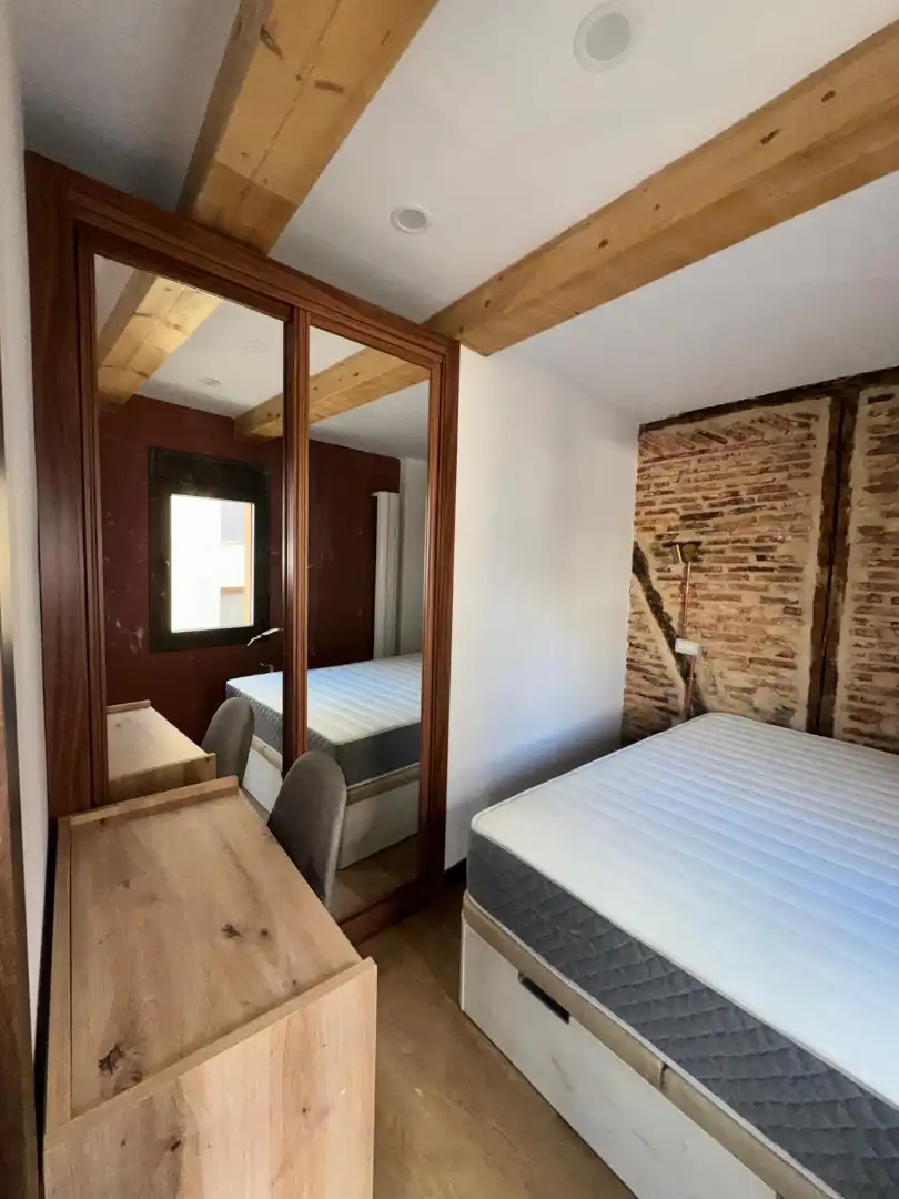 Schlafzimmer von Dachboden zur Miete in Segovia mit Heizung, Möbliert und Ofen
