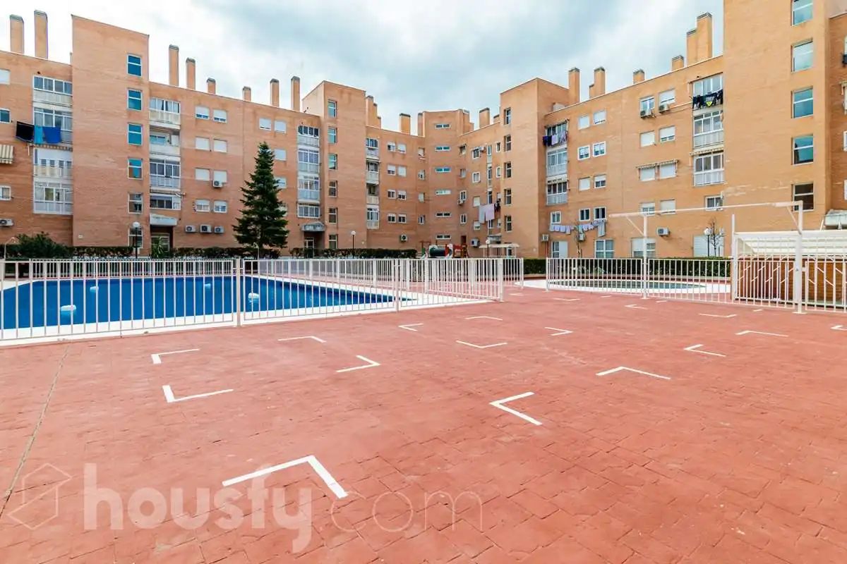 Flat for rent in Calle Río Estenilla, Santa María de Benquerencia