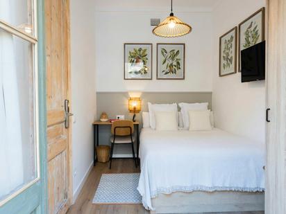 Bedroom of Flat to rent in  Barcelona Capital  with Air Conditioner, TV and Internet