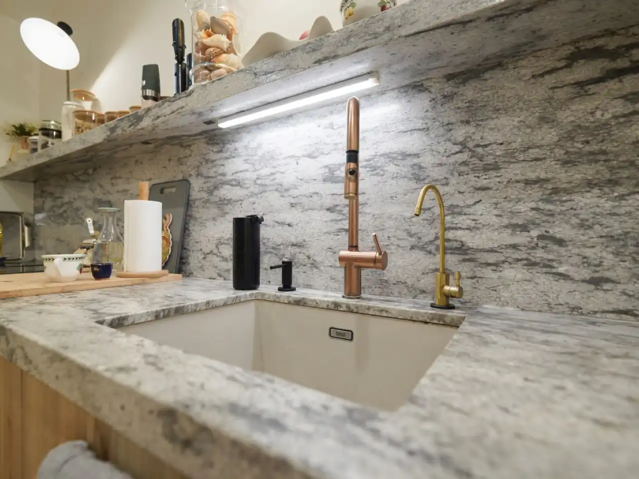 Cocina de Planta baja en venta en Marbella con Aire acondicionado, Calefacción y Jardín privado