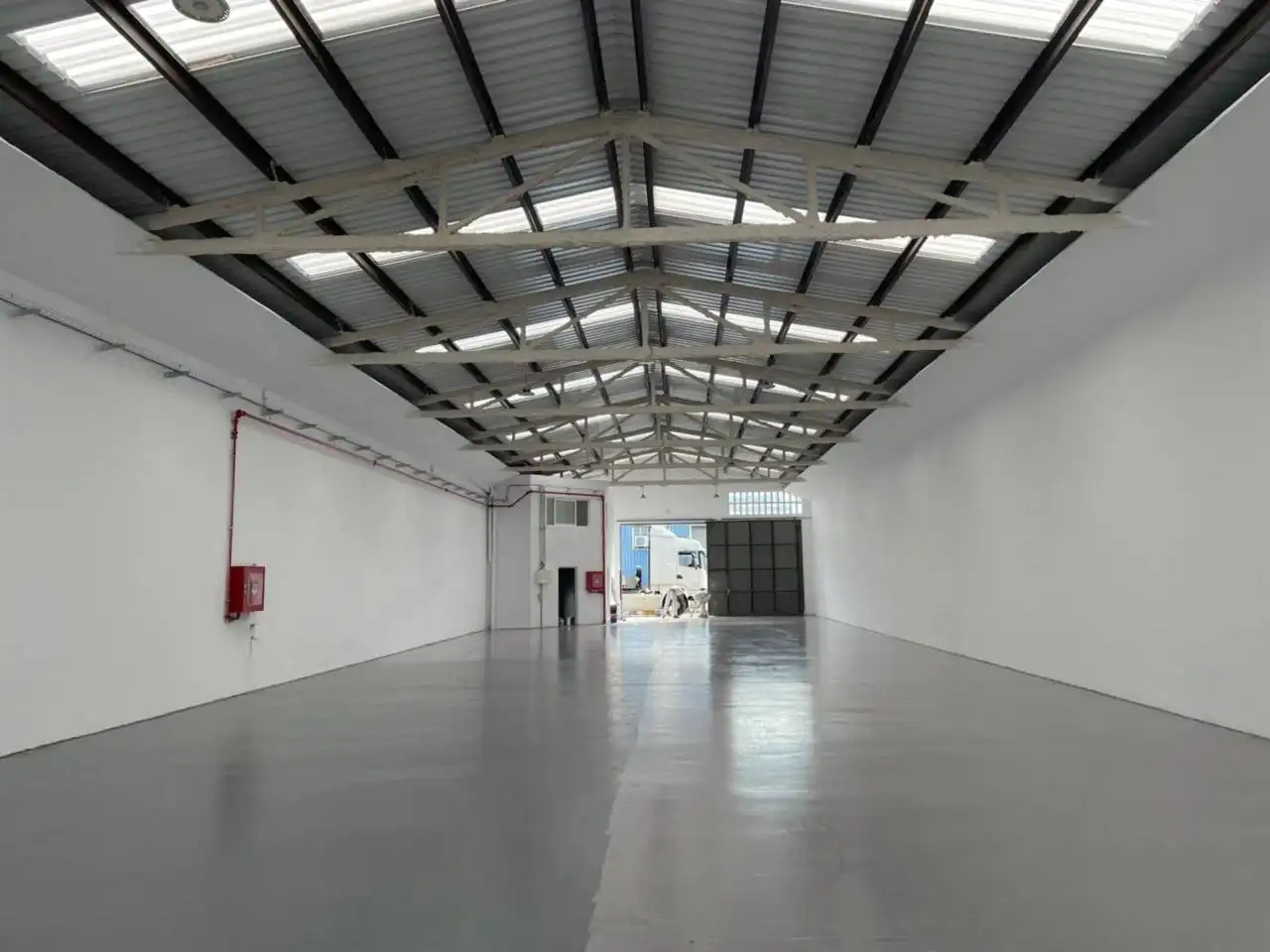 Industrial buildings for rent in Canovelles