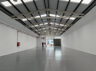 Nau industrial de lloguer a Canovelles