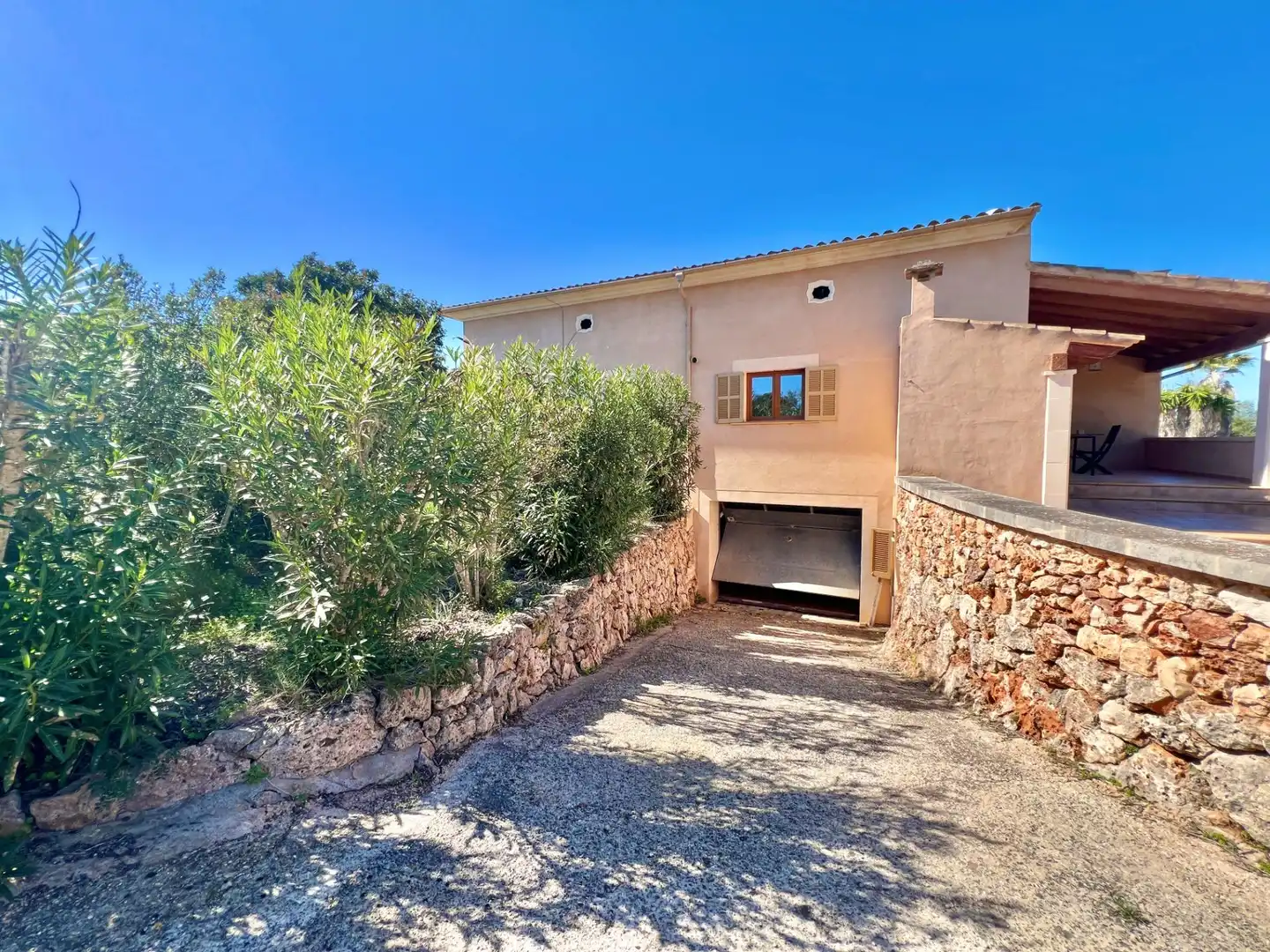 Vista exterior de Finca rústica de alquiler en Campos con Aire acondicionado, Calefacción y Jardín privado
