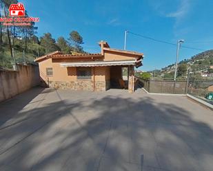 Vista exterior de Casa o xalet en venda en Corbera de Llobregat amb Aire condicionat, Calefacció i Traster