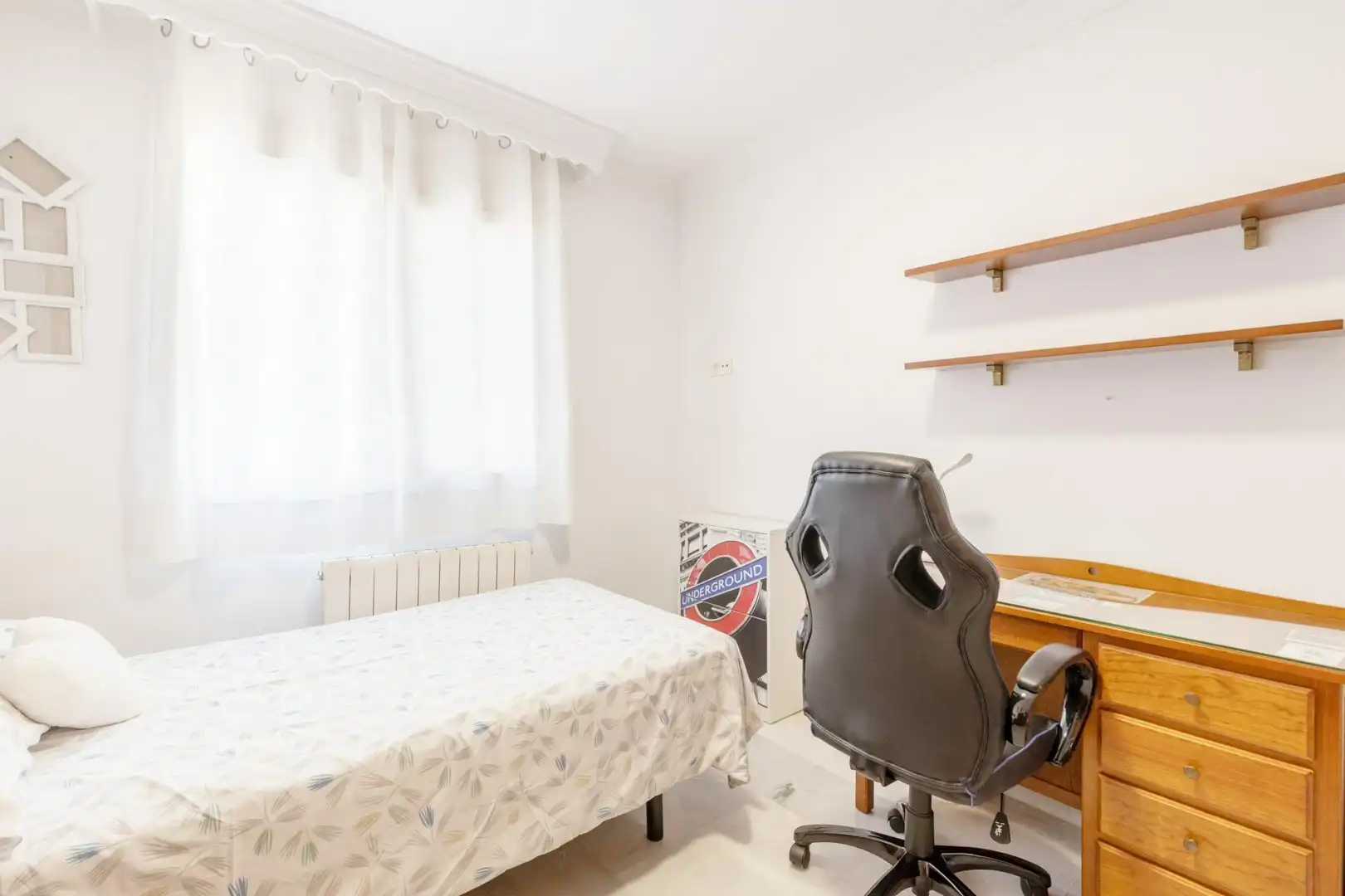 Habitación de Casa adosada en venta en Peligros con Aire acondicionado, Calefacción y Terraza