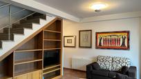 Sala d'estar de Dúplex en venda en Cangas  amb Terrassa
