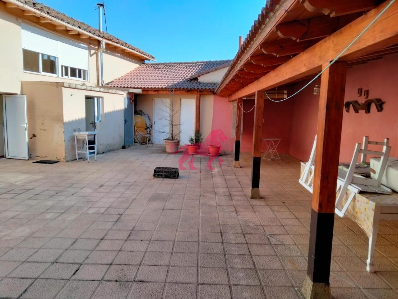 Terrace of House or chalet for sale in Villadangos del Páramo  with Heating and Storage room