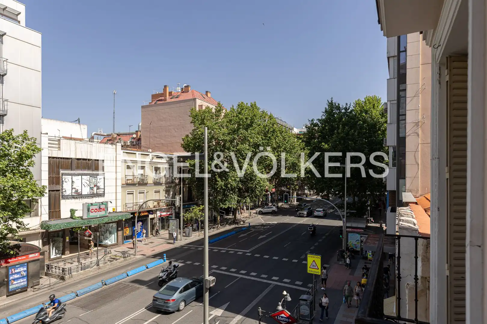 Vista exterior de Pis en venda en Madrid amb Aire condicionat i Calefacció