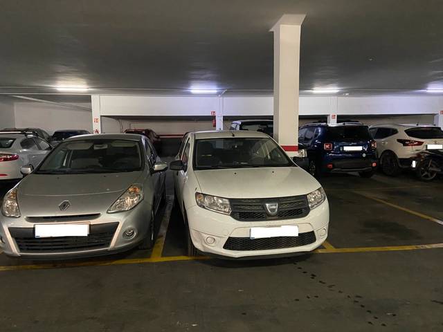 Garaje en Venta en Jambrina en La Sagrera