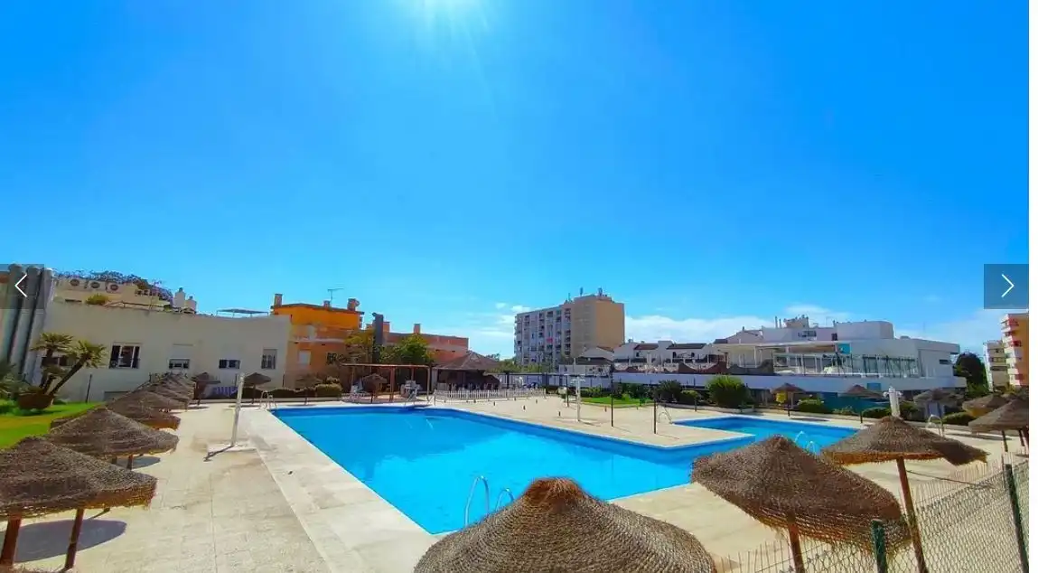 Swimming pool of Flat for rent in Torremolinos  with Air Conditioner, Heating and Parquet flooring