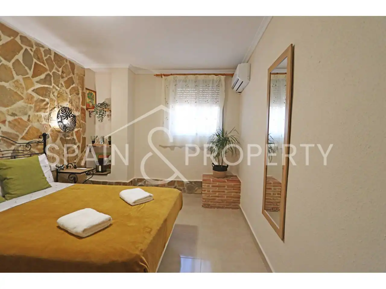 Dormitori de Casa o xalet en venda en Turís amb Aire condicionat, Jardí privat i Terrassa