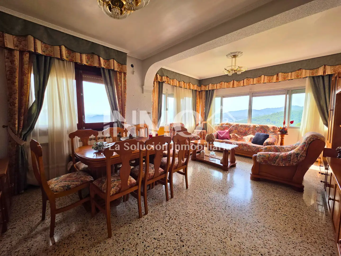 Sala d'estar de Casa o xalet en venda en Sant Andreu de la Barca amb Aire condicionat, Calefacció i Jardí privat