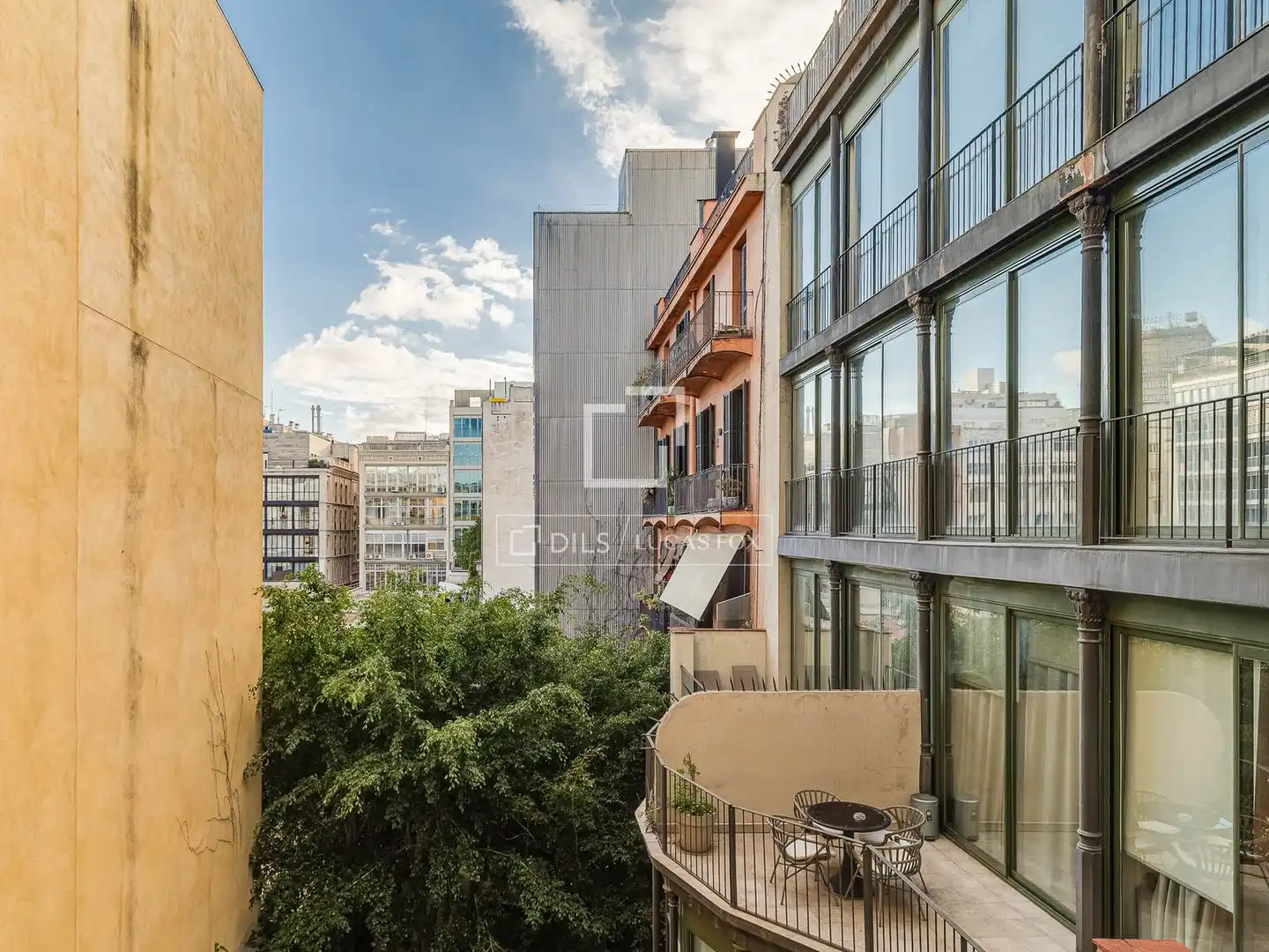 Vista exterior de Pis en venda en Barcelona amb Aire condicionat, Calefacció i Parquet