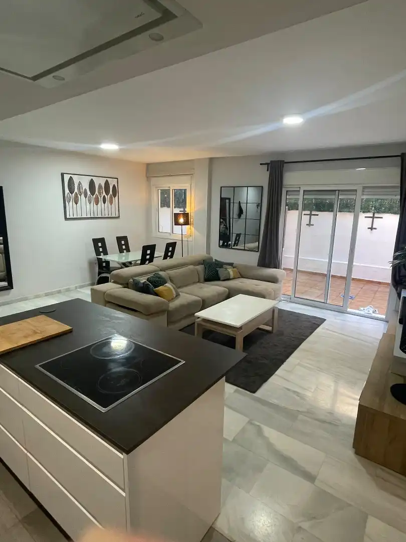 Wohnzimmer von Wohnung zur Miete in Centro