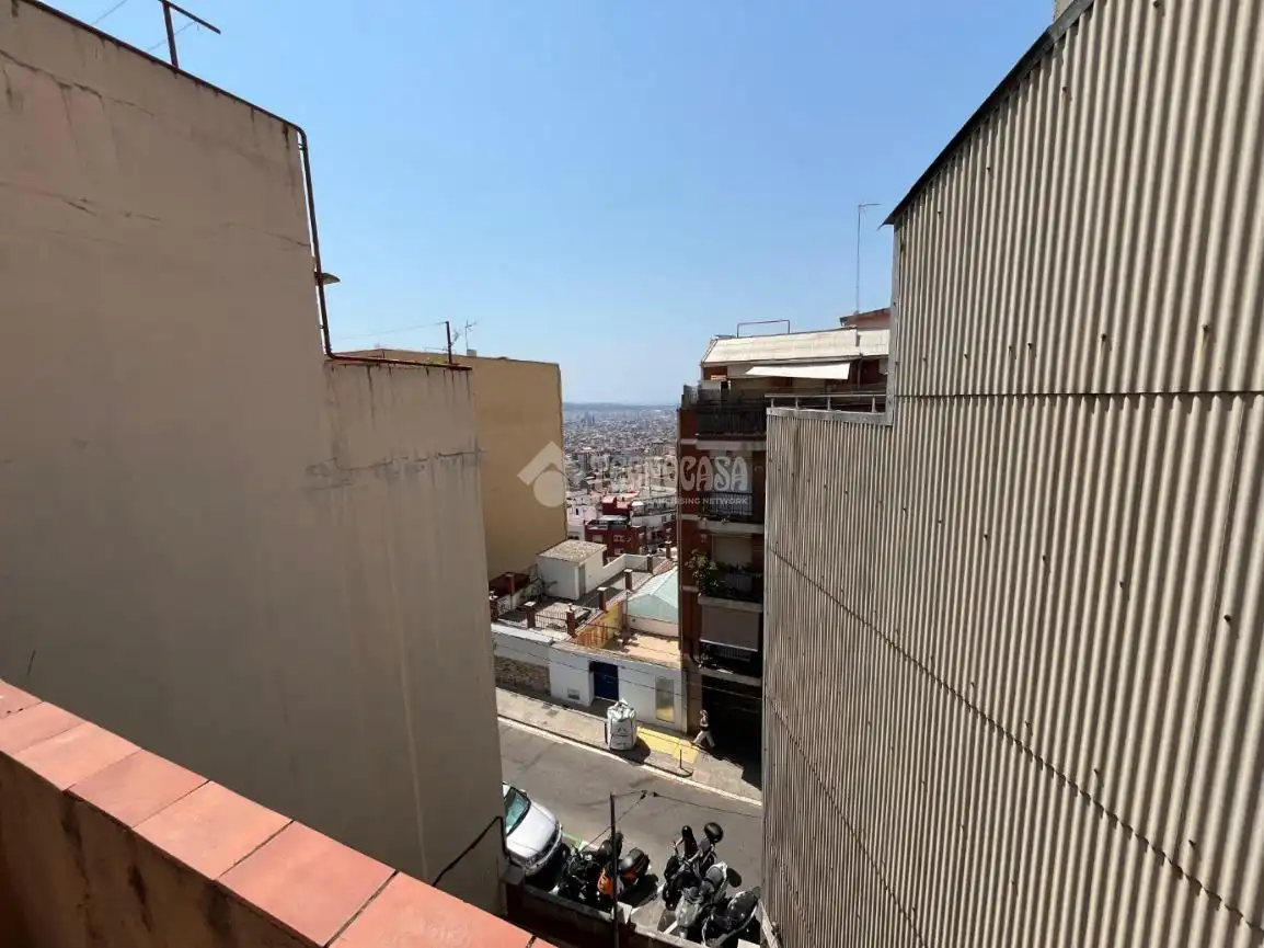 Vista exterior de Piso en venta en Barcelona