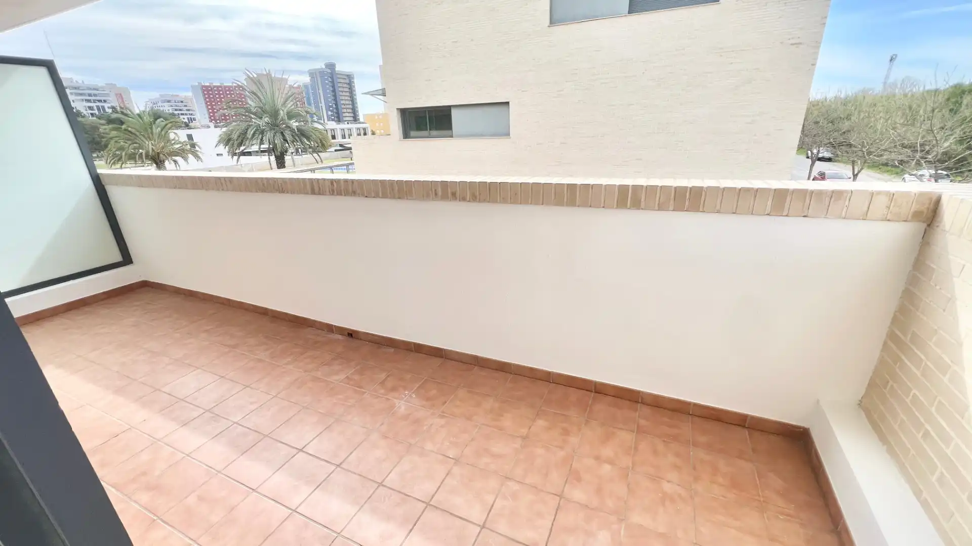 Terrassa de Casa adosada en venda en La Pobla de Farnals amb Aire condicionat, Calefacció i Jardí privat