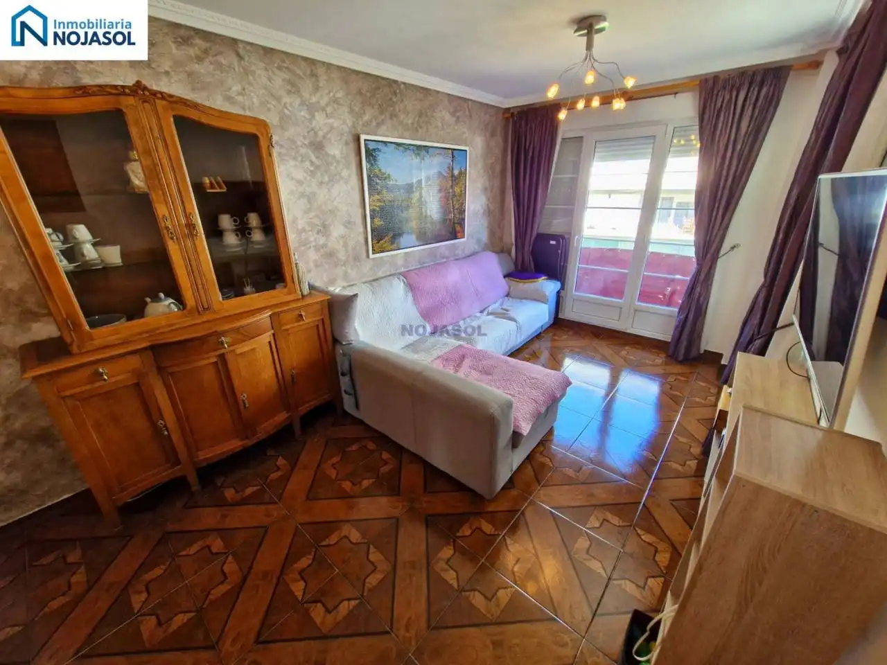 Sala d'estar de Apartament en venda en Castro-Urdiales amb Calefacció, Traster i Moblat