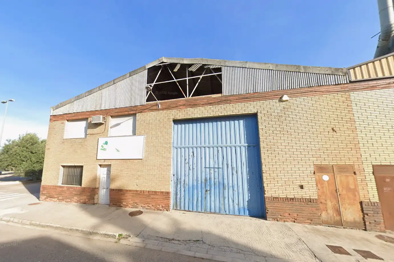 Vista exterior de Nave industrial en venta en Silla