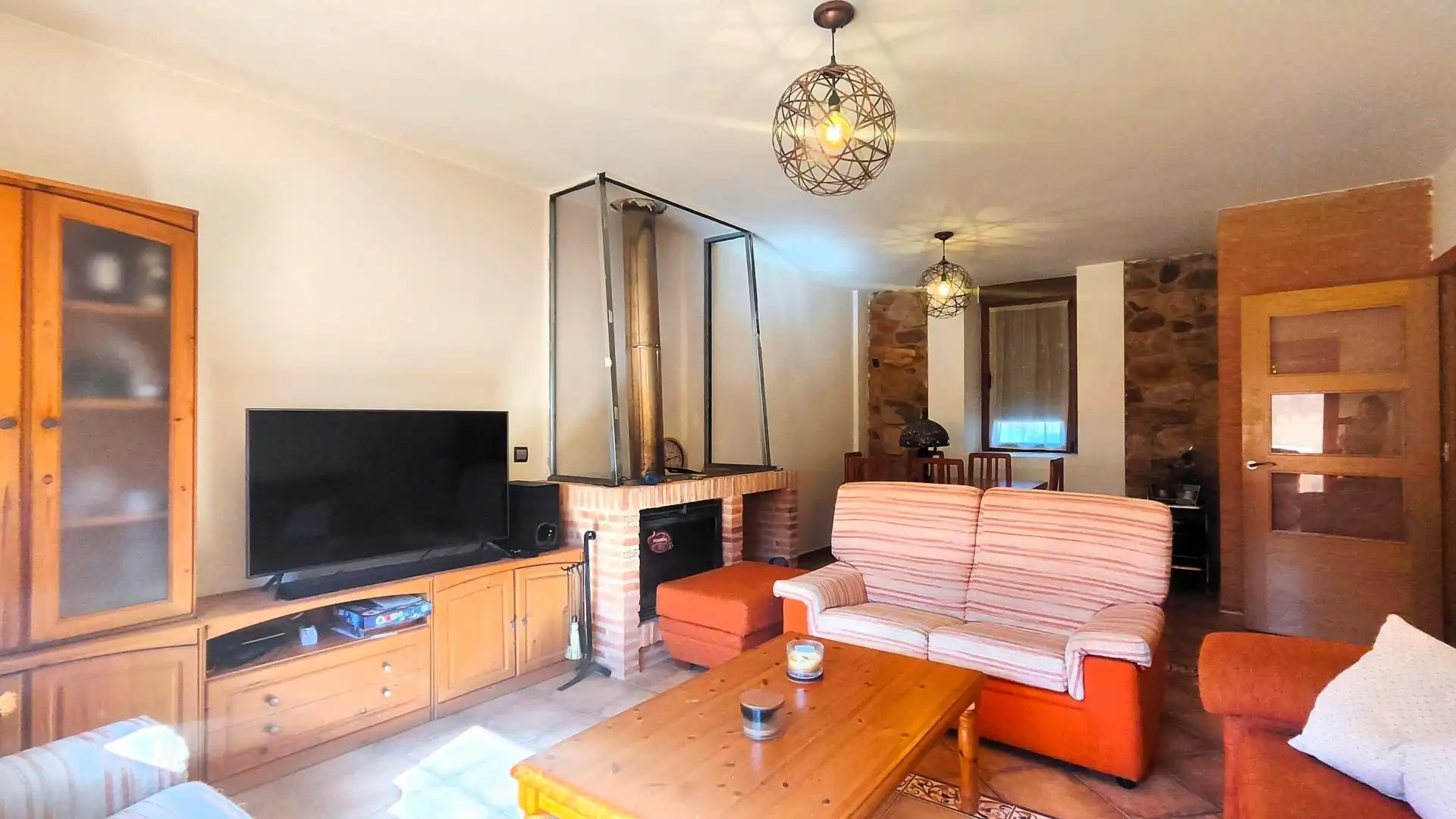 Sala de estar de Casa o chalet en venta en Cuadros con Calefacción, Terraza y Balcón