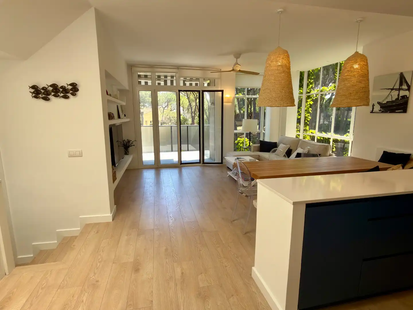 Wohnzimmer von Wohnungen zum Verkauf in Palafrugell mit Klimaanlage, Parkett und Abstellraum