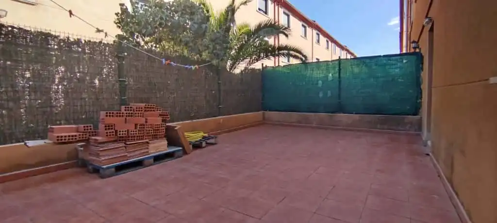 Terrassa de Casa adosada en venda en Doñinos de Salamanca amb Calefacció, Jardí privat i Moblat