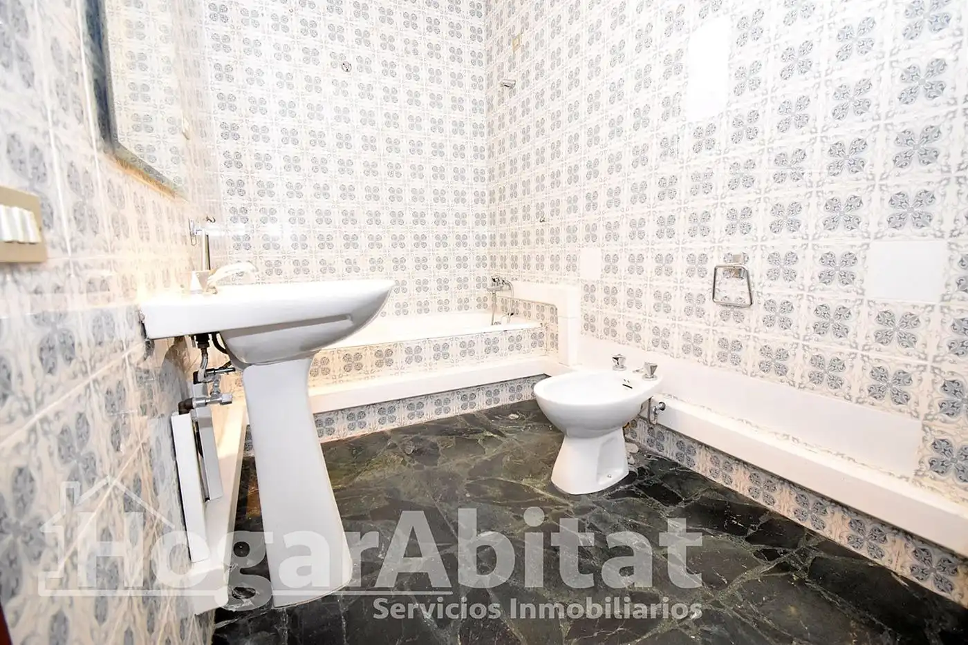 Baño de Piso en venta en Castellón de la Plana / Castelló de la Plana con Calefacción y Balcón