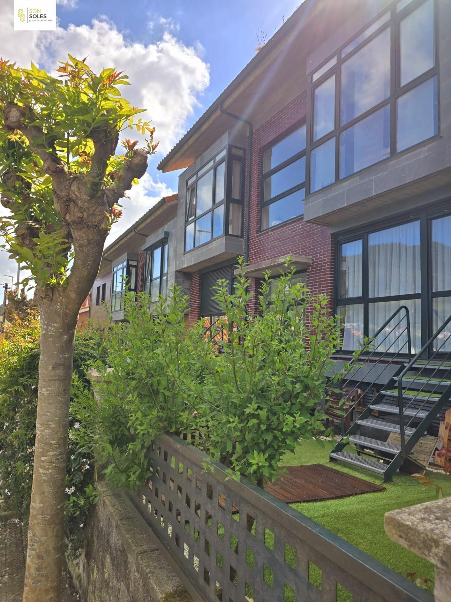 Vista exterior de Dúplex en venda en Piélagos amb Calefacció, Parquet i Terrassa