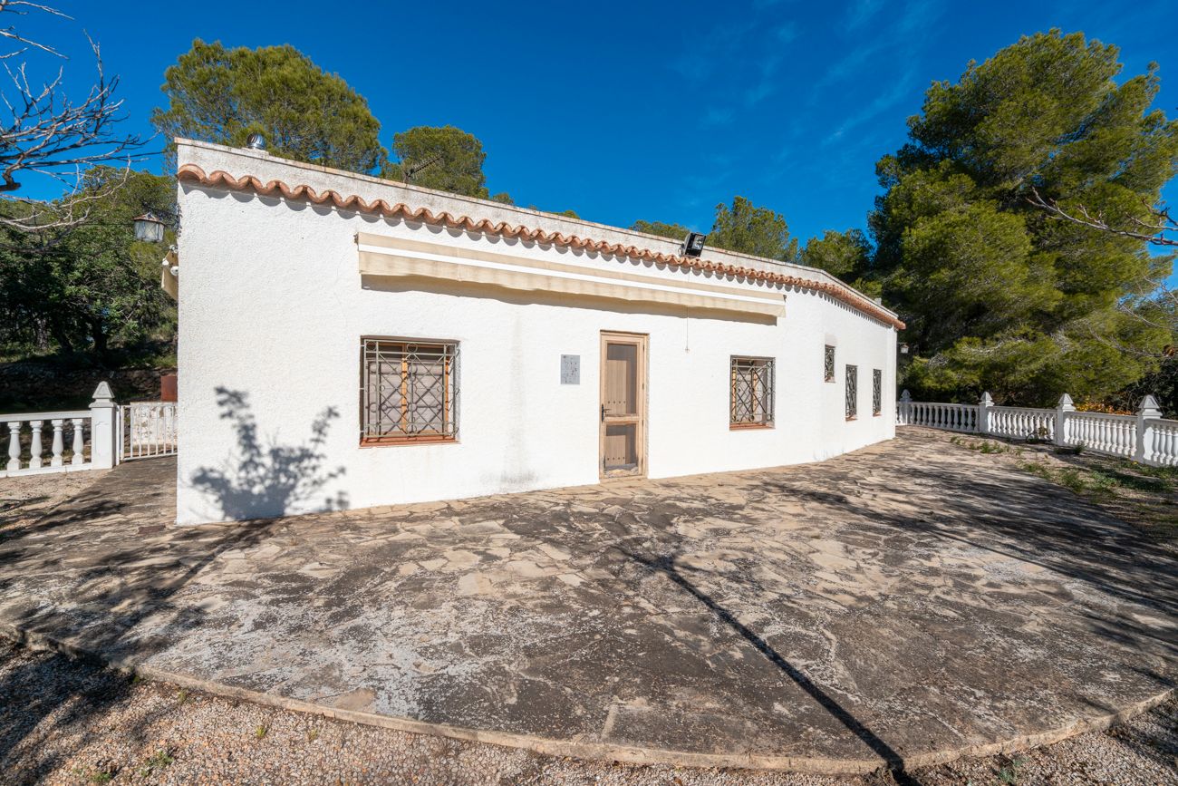Vista exterior de Casa o xalet en venda en Tortosa amb Calefacció, Jardí privat i Terrassa