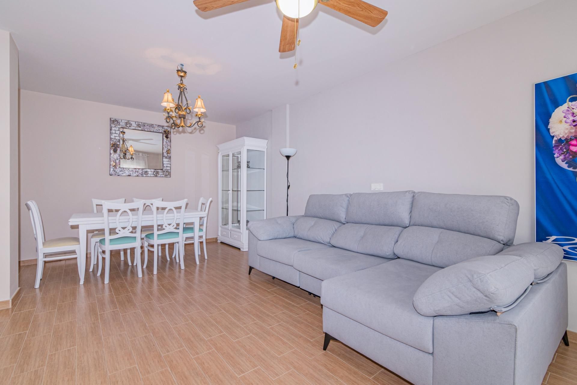 Single-family semi-detached to rent in Belicena