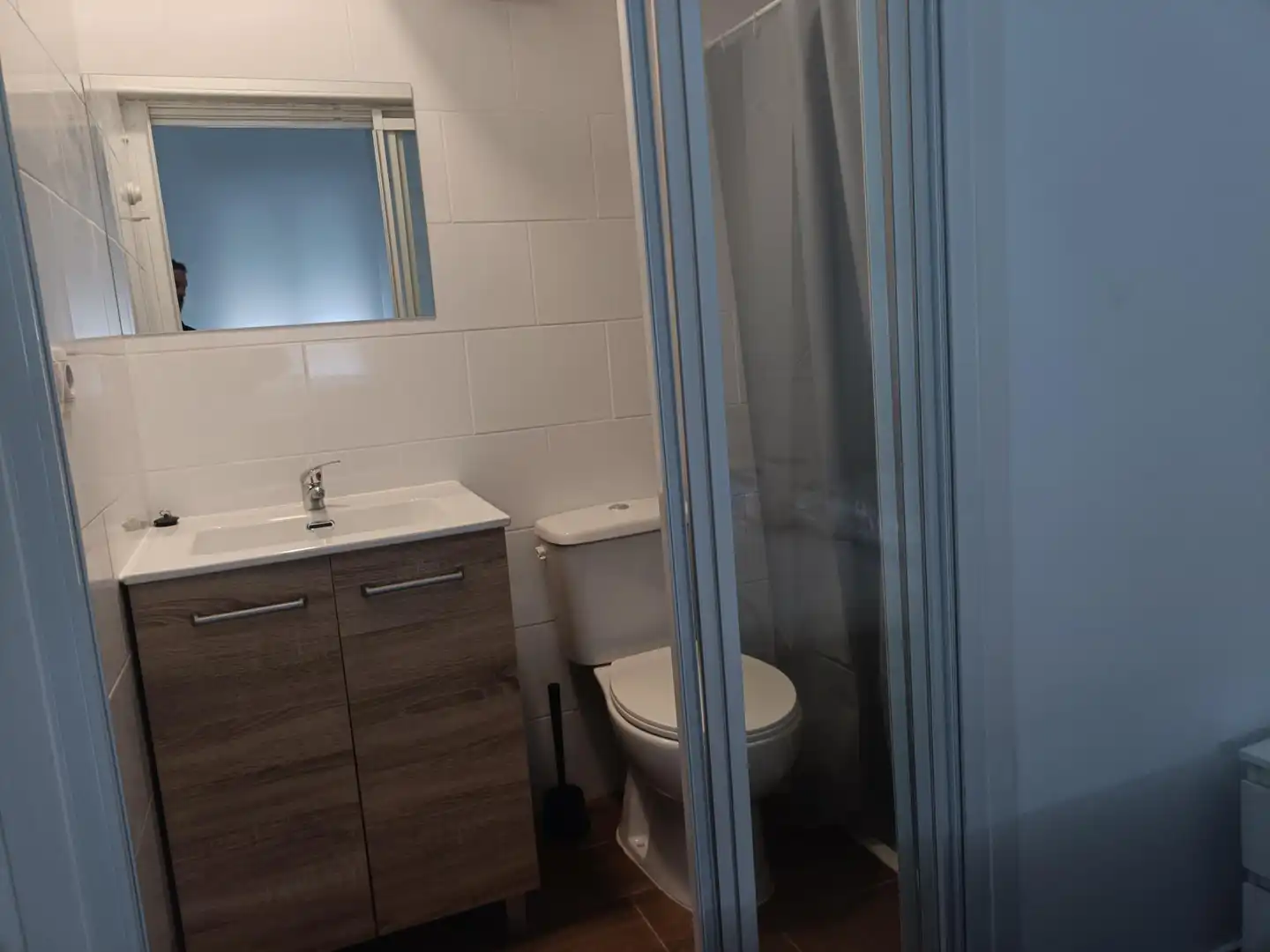 Bathroom of Flat for share in Teruel  with Air Conditioner, Heating and Furnished