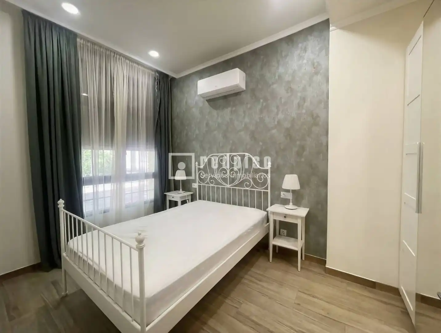 Bedroom of Apartments for sale in Madrid  with Air Conditioner