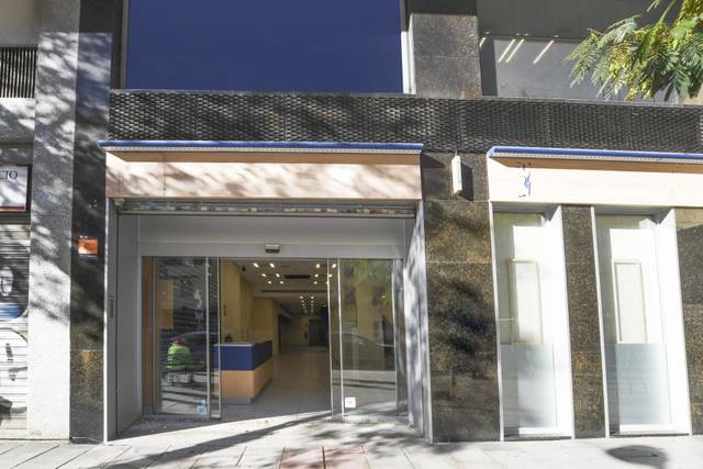 Local comercial en Venta en Calle NARVAEZ en Ibiza de Madrid