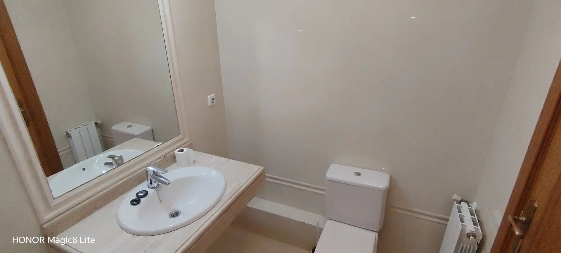 Bathroom of Flat for rent in Alcalá de Henares  with Air Conditioner, Heating and Storage room