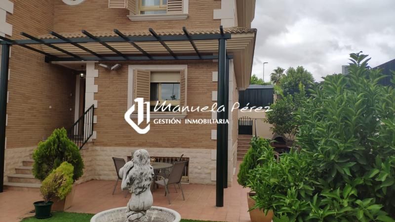 Exterior view of House or chalet for sale in Cáceres Capital  with Air Conditioner, Heating and Storage room