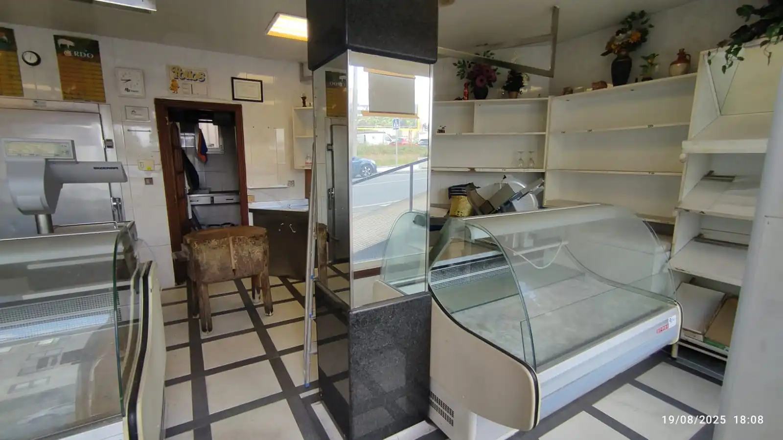 Local en venta en Culleredo con Amueblado