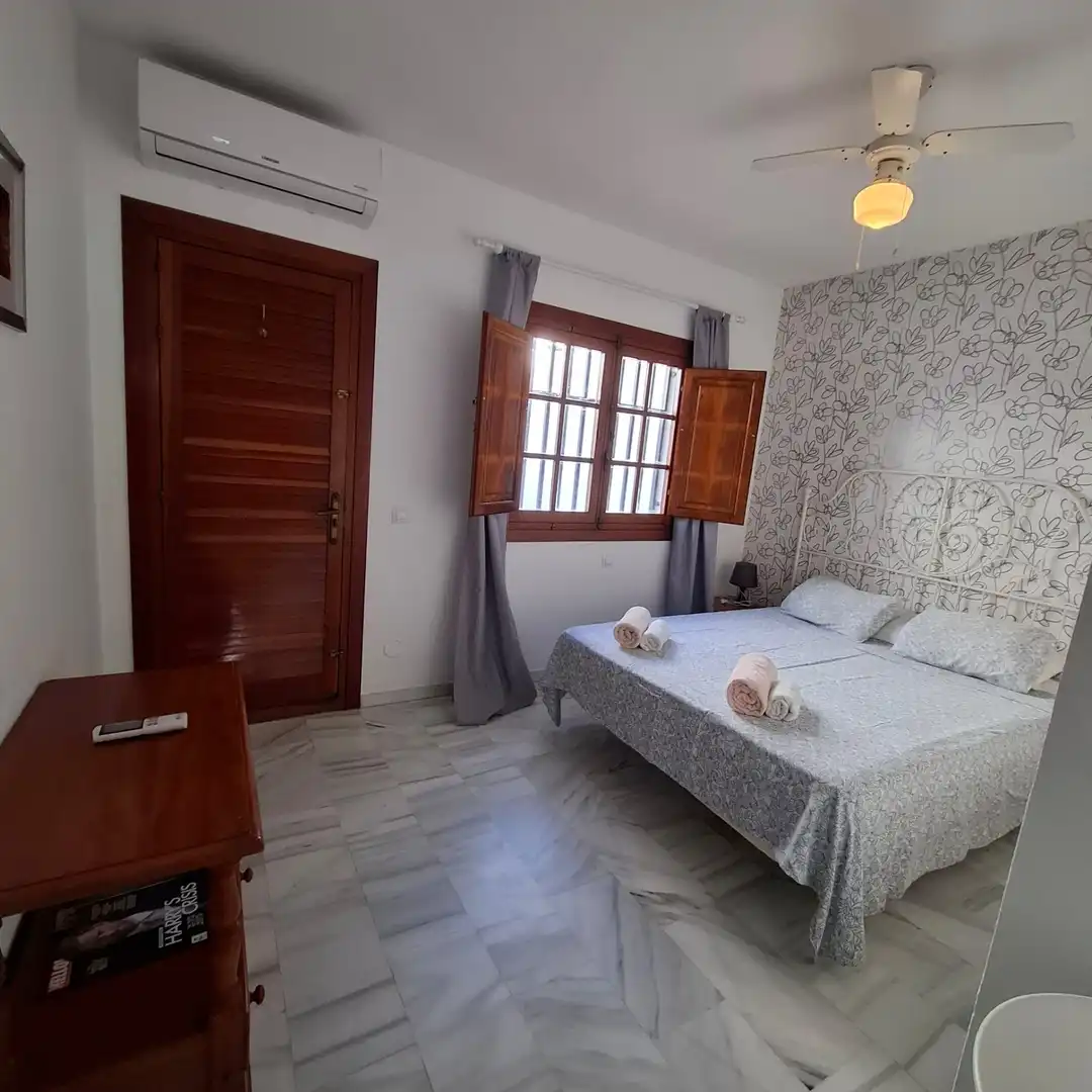 Dormitori de Apartament en venda en Manilva amb Aire condicionat, Terrassa i Moblat