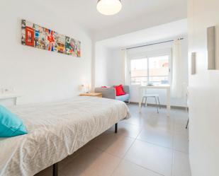 Bedroom of Flat to share in  Valencia Capital  with Furnished, Washing machine and TV