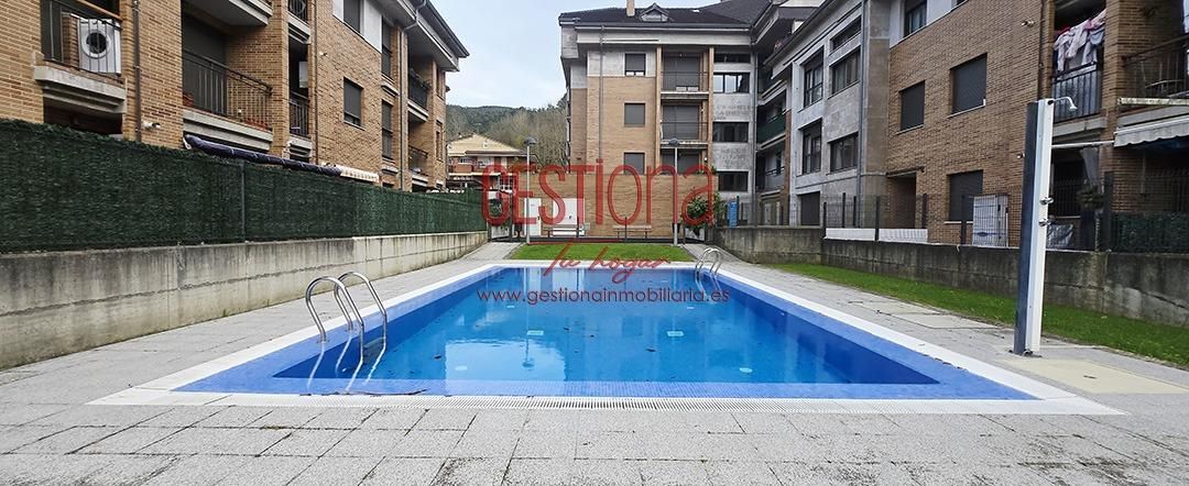 Piscina de Apartament en venda en Limpias amb Calefacció i Piscina comunitària