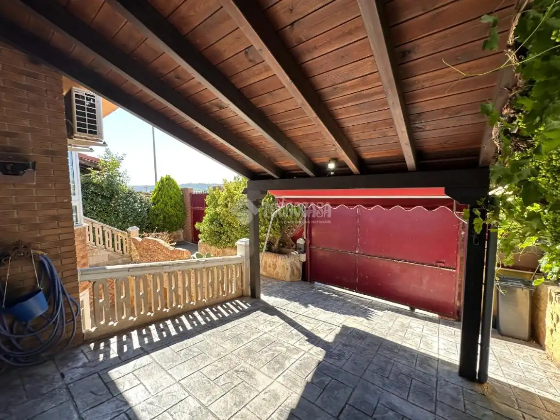 Terrace of Detached homes for sale in Torres de la Alameda